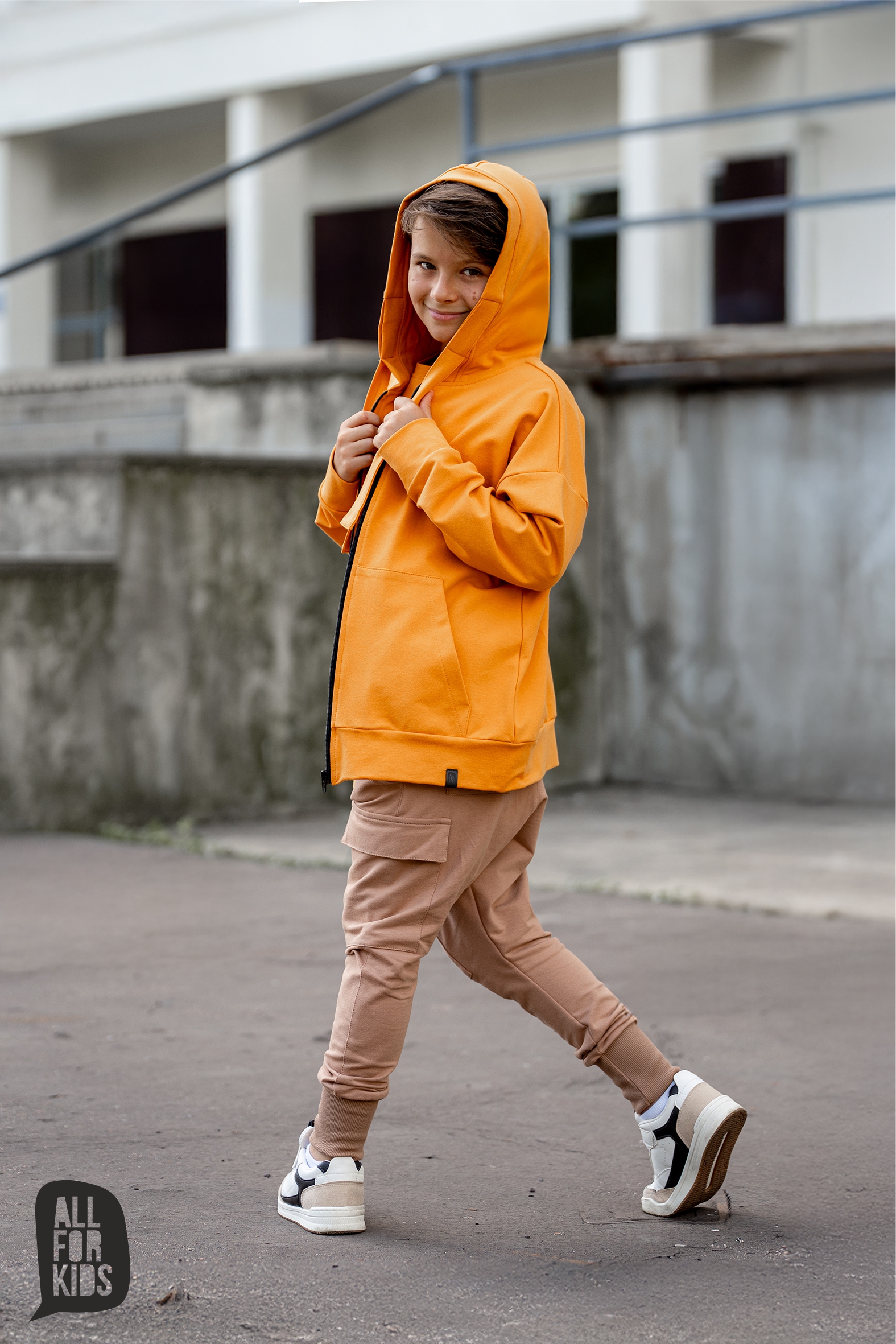 Bluza chłopięca rozpinana z kapturem ALL FOR KIDS – pomarańczowa - obrazek 2