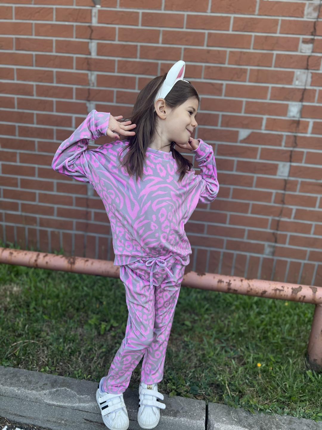 Welurowy komplet dla dziewczynki – polska produkcja