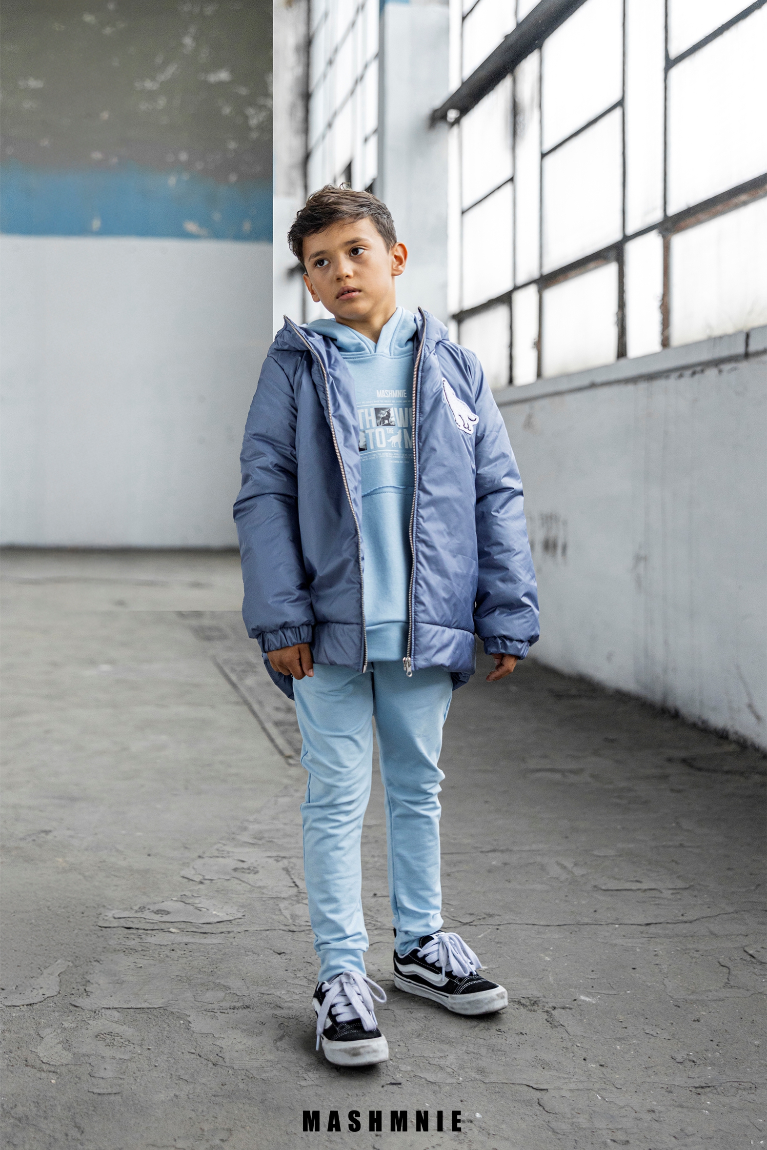 Kurtka chłopięca Mashmnie z naszywką wilka – niebieska - obrazek 5