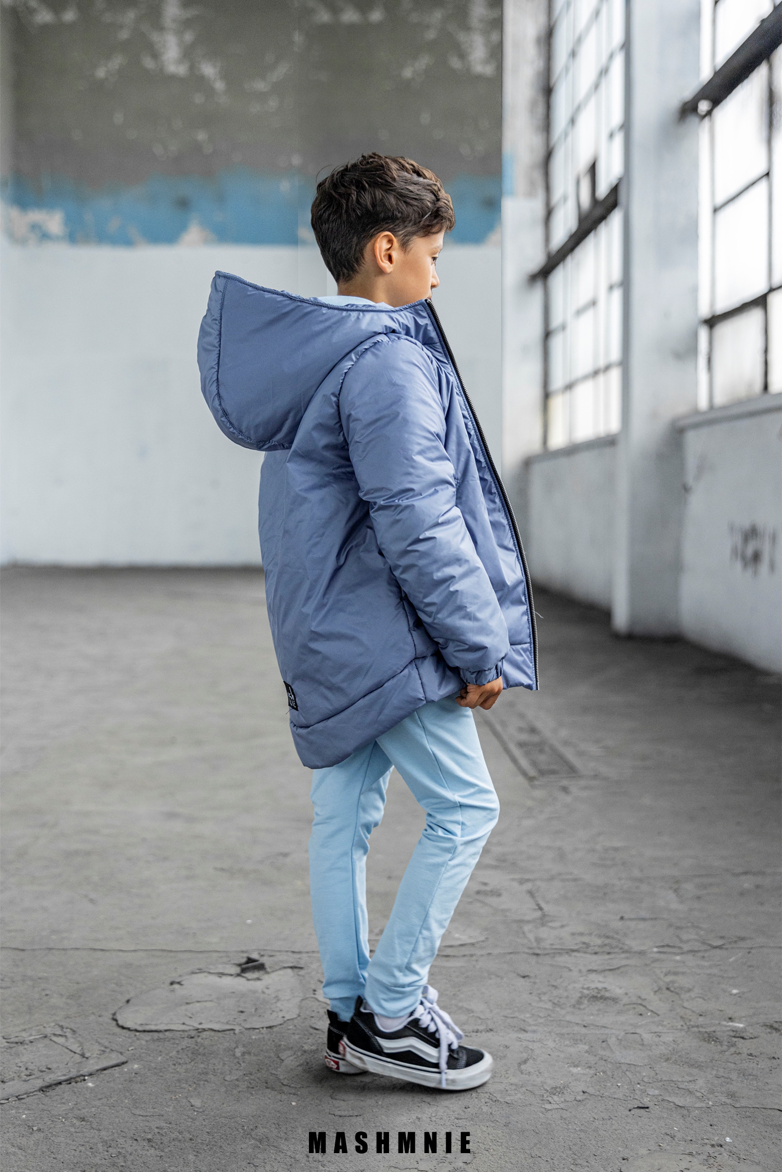 Kurtka chłopięca Mashmnie z naszywką wilka – niebieska - obrazek 2