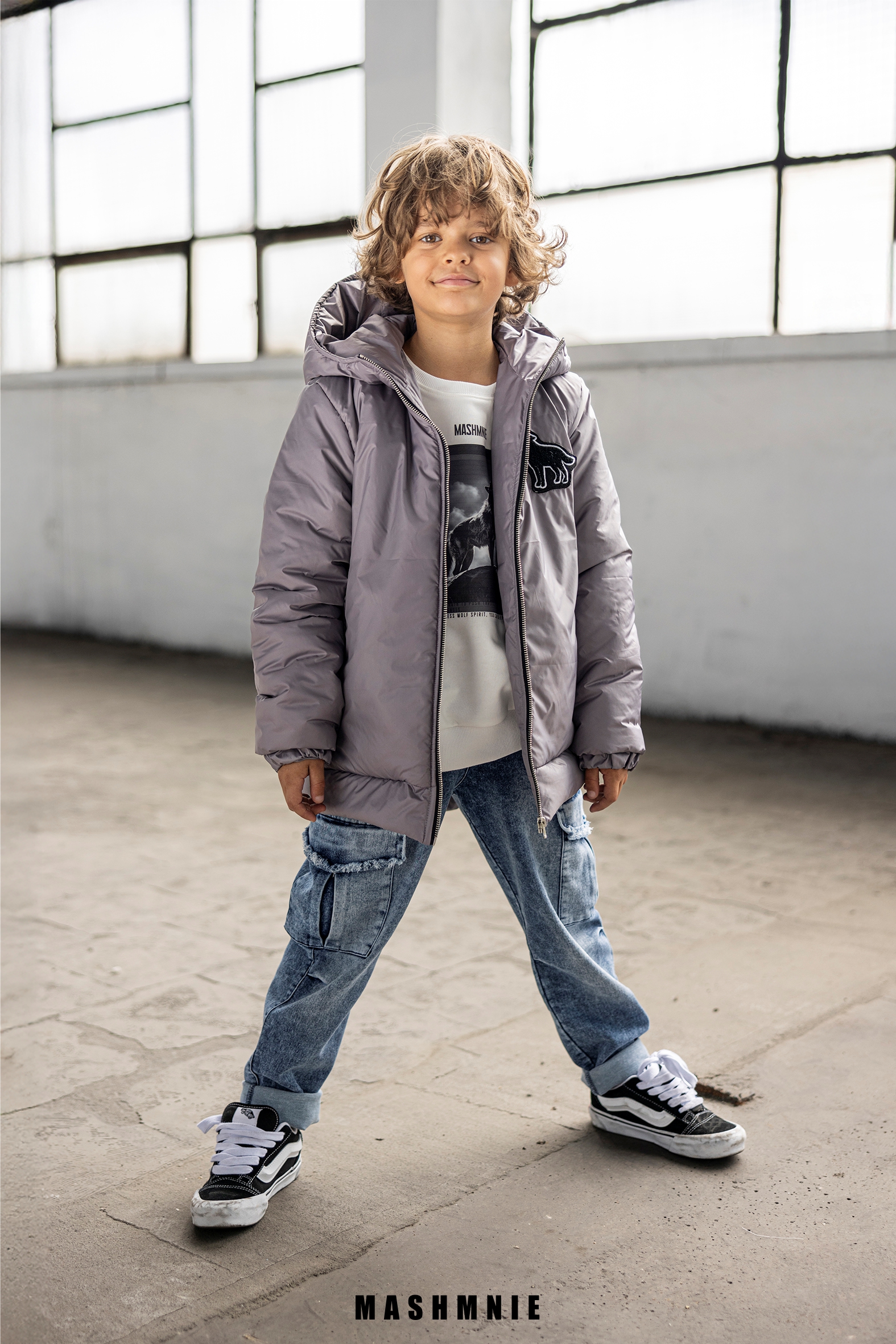 Kurtka chłopięca Mashmnie z naszywką wilka – szara - obrazek 2