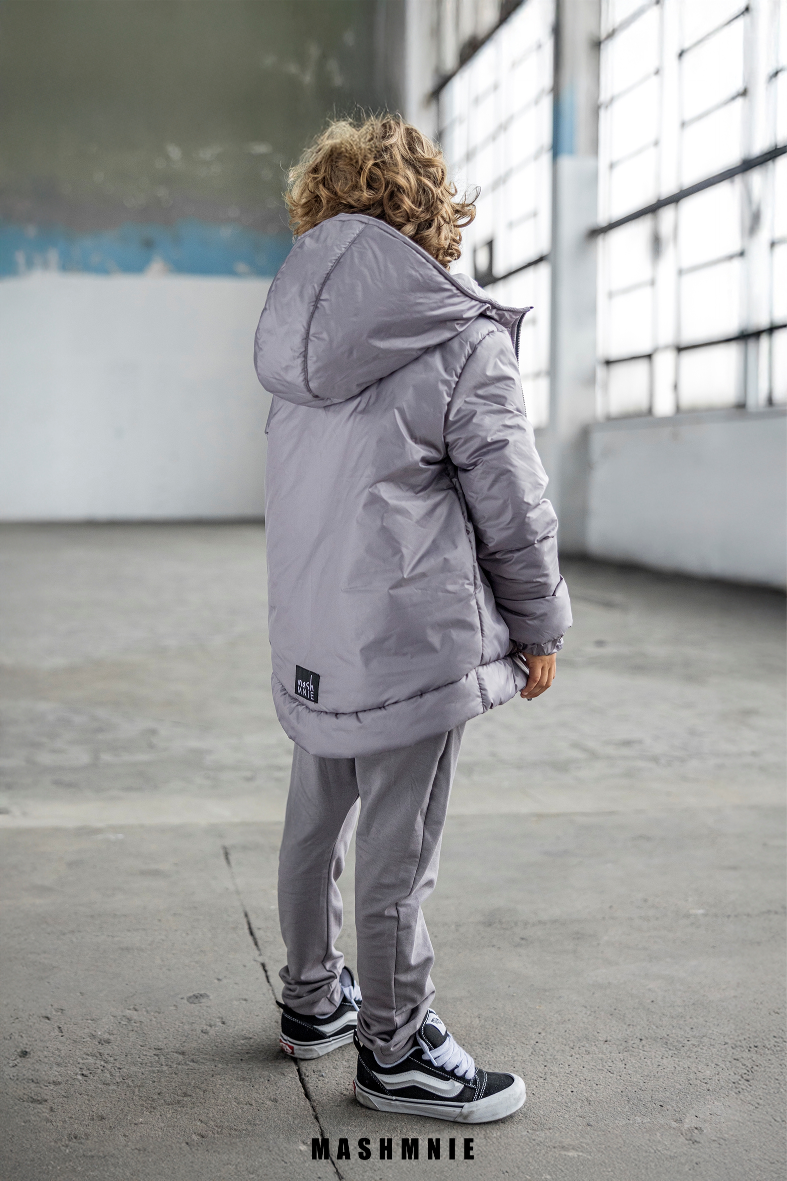 Kurtka chłopięca Mashmnie z naszywką wilka – szara - obrazek 5