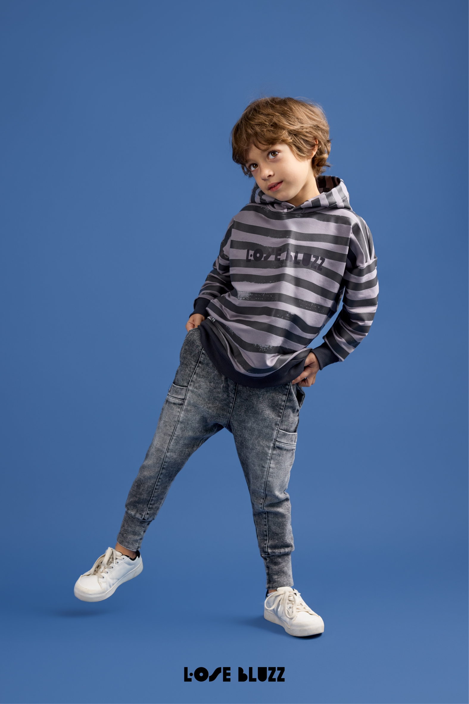 Spodnie jeansowe LOOSE BLUZZ – szare - obrazek 2