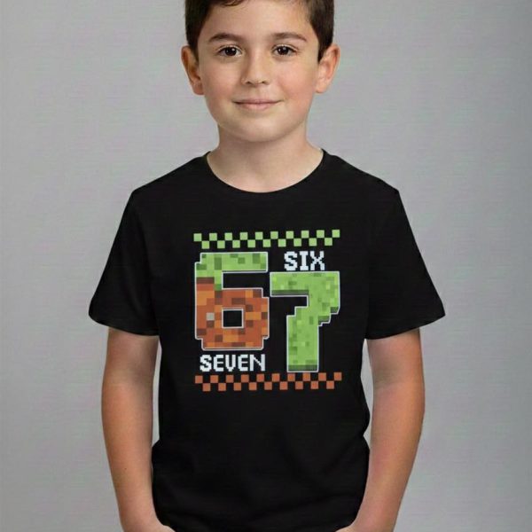 Bawełniana koszulka chłopięca z nadrukiem 67 - czarna