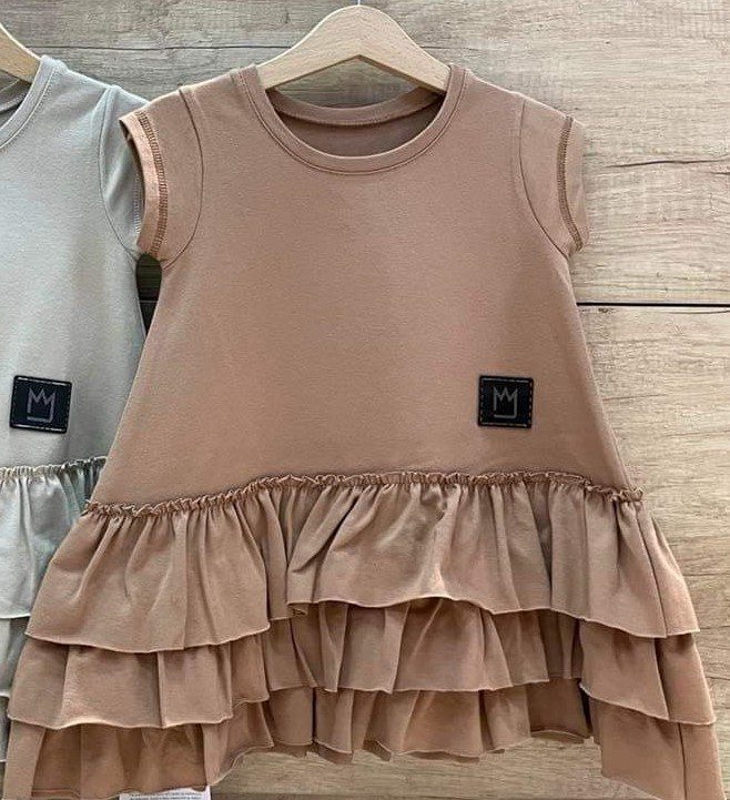 Sukienka MIMI falbana – kolor ciemny beżowy