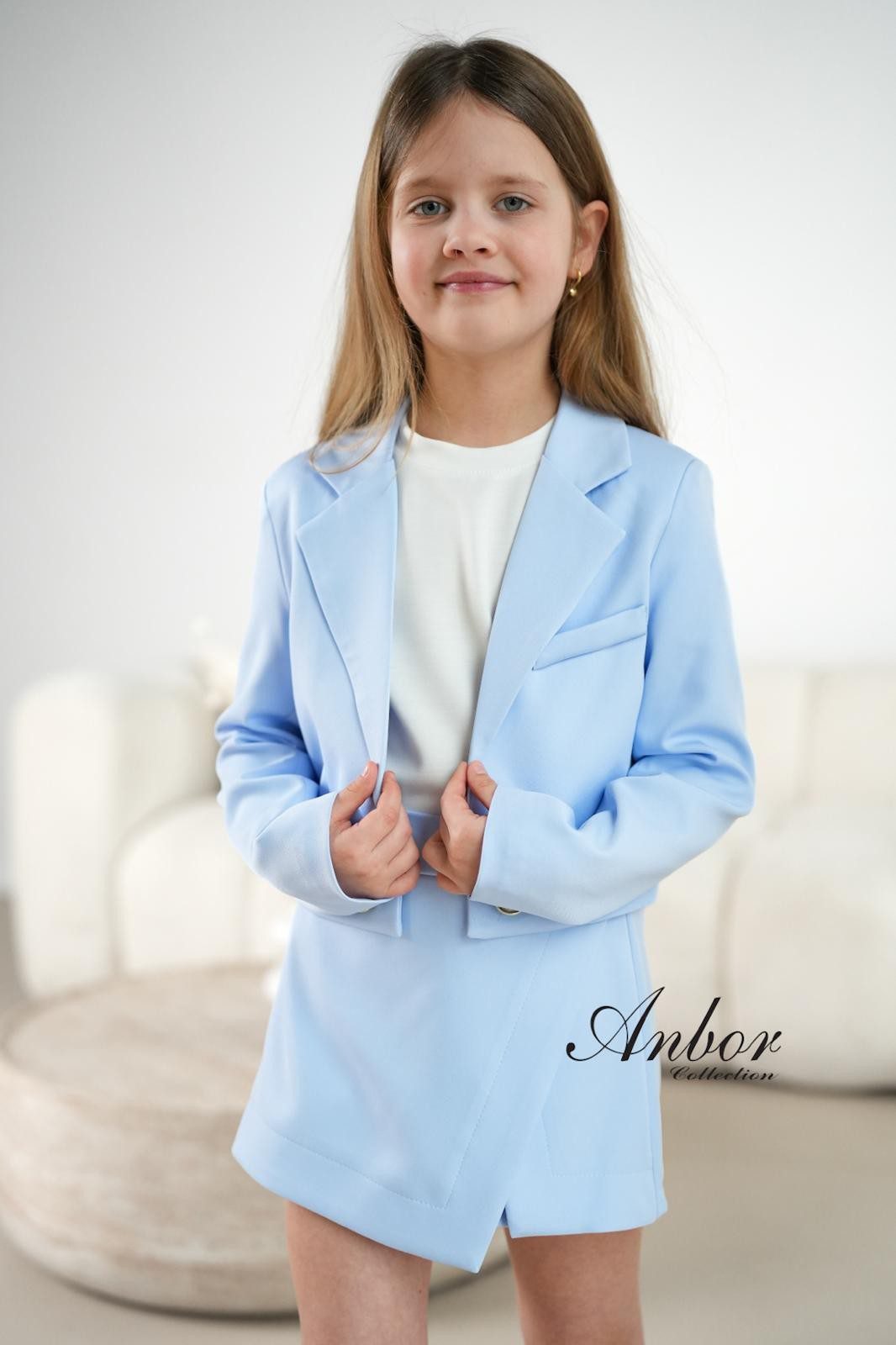 Komplet dziewczęcy elegancki niebieski Anbor – marynarka i spódnico-spodenki