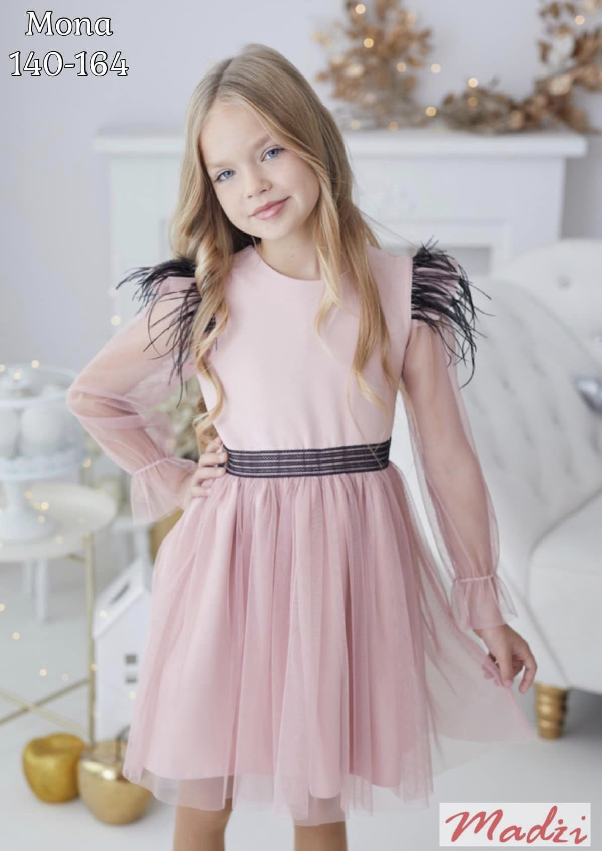 Sukienka Mona MADŻI tiul - kolor blady róż