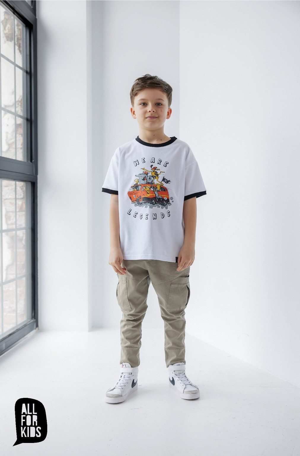T-shirt All for Kids WE ARE LEGEND - biały/khaki - obrazek 3