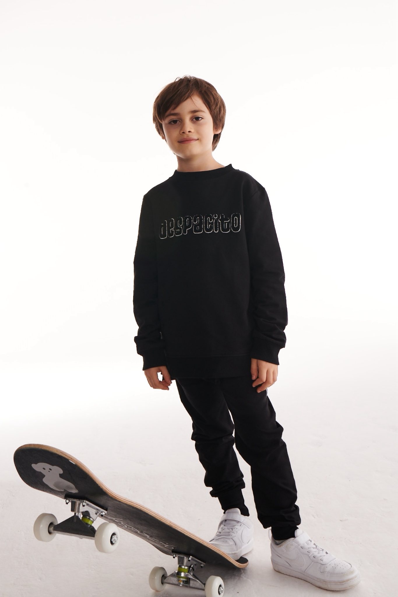 Spodnie chłopięce DESPACITO klasyczne „SHAPE” – czarne