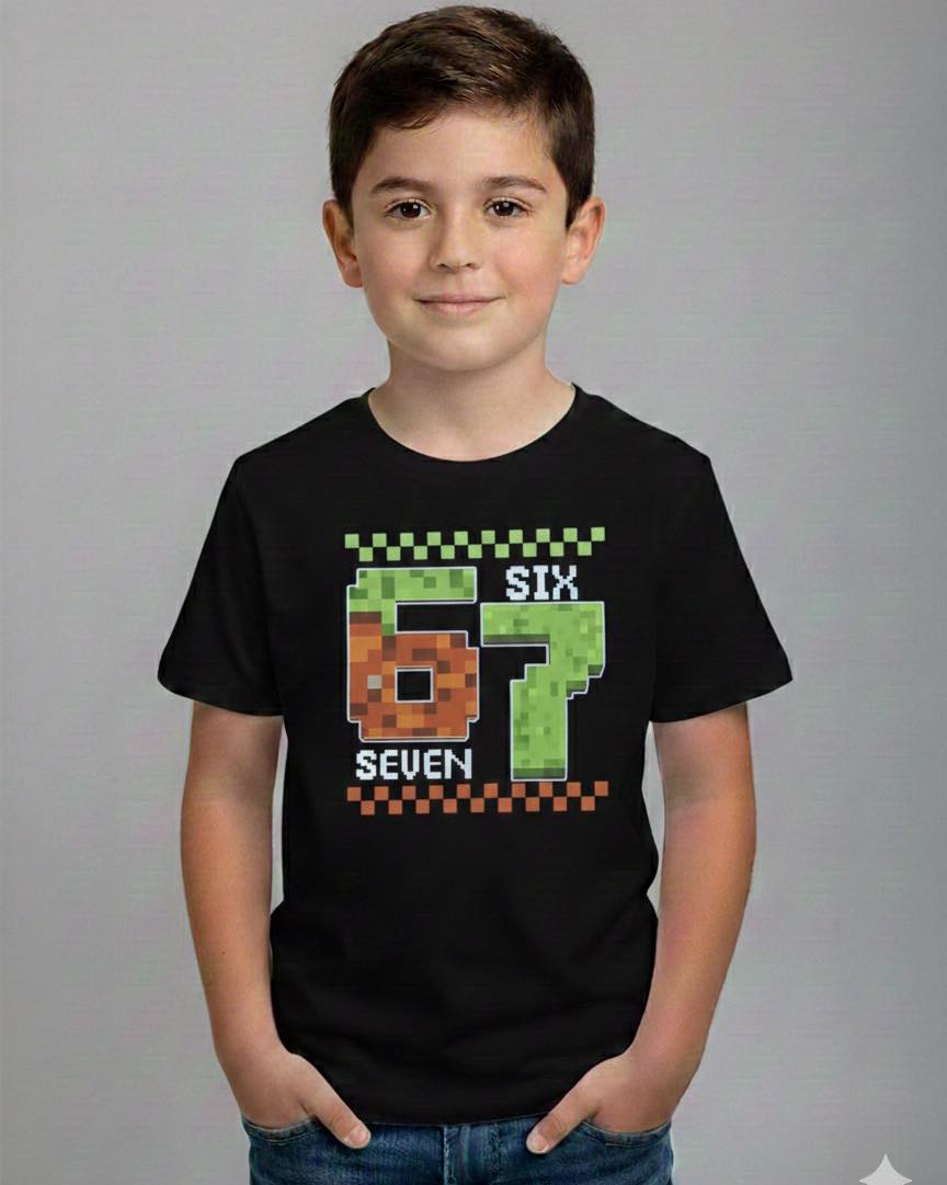 Bawełniana koszulka chłopięca z nadrukiem 67 - czarna