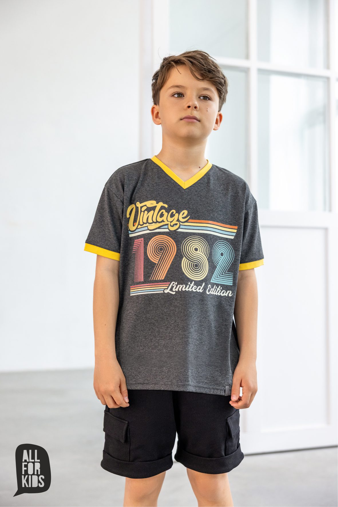 T- shirt z motywem Vintage All for kids -SZARY