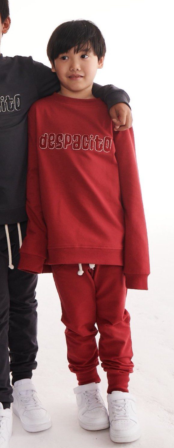 Spodnie chłopięce DESPACITO klasyczne "SHAPE" - rubinowa czerwień