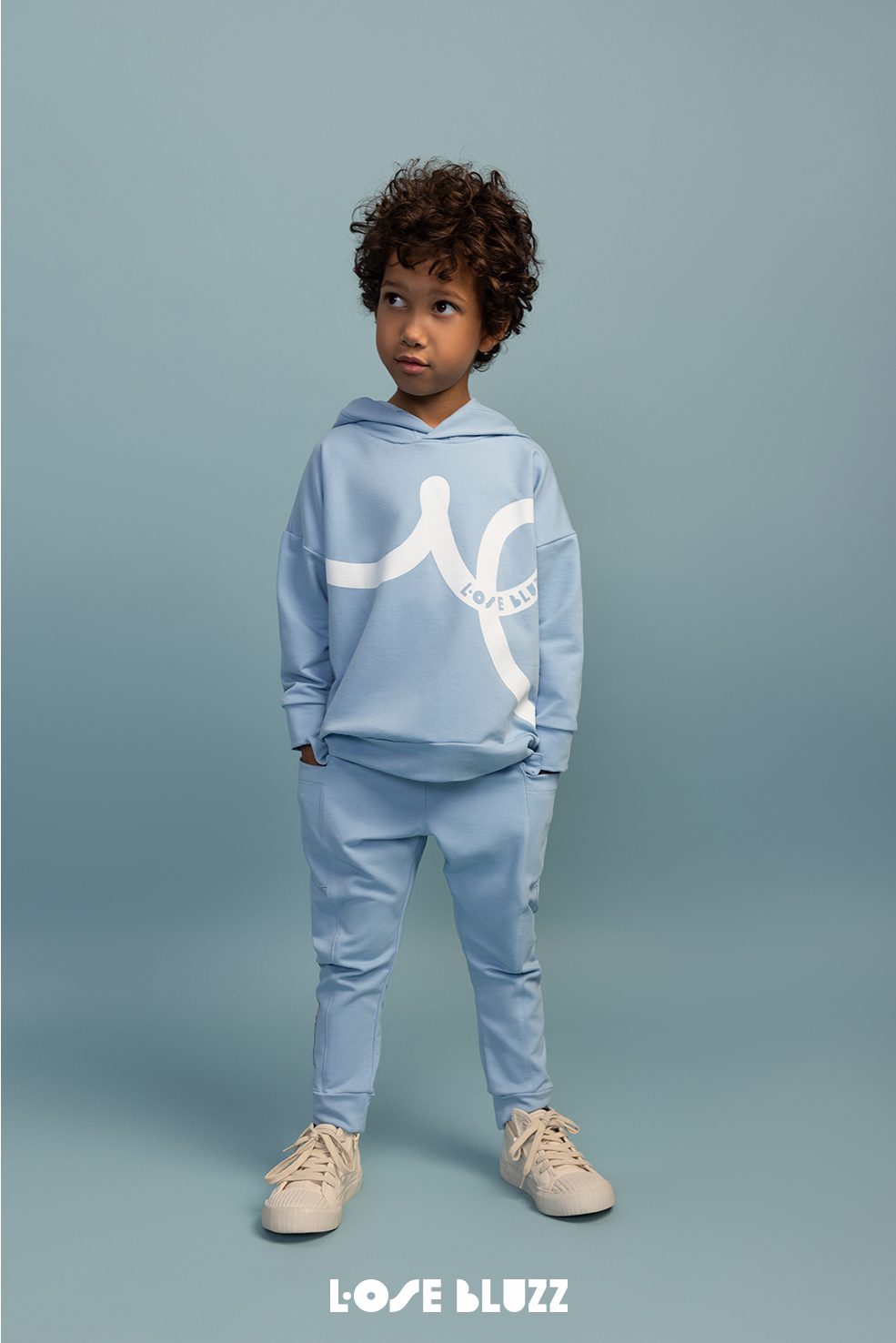 Spodnie dresowe z kieszeniami LOOSE BLUZZ – niebieski