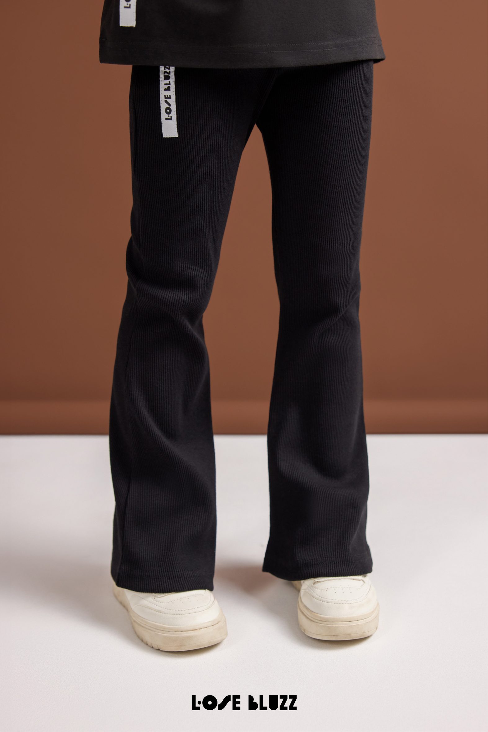 Spodnie dzwony dla dziewczynki – czarne prążek – Loose Bluzz