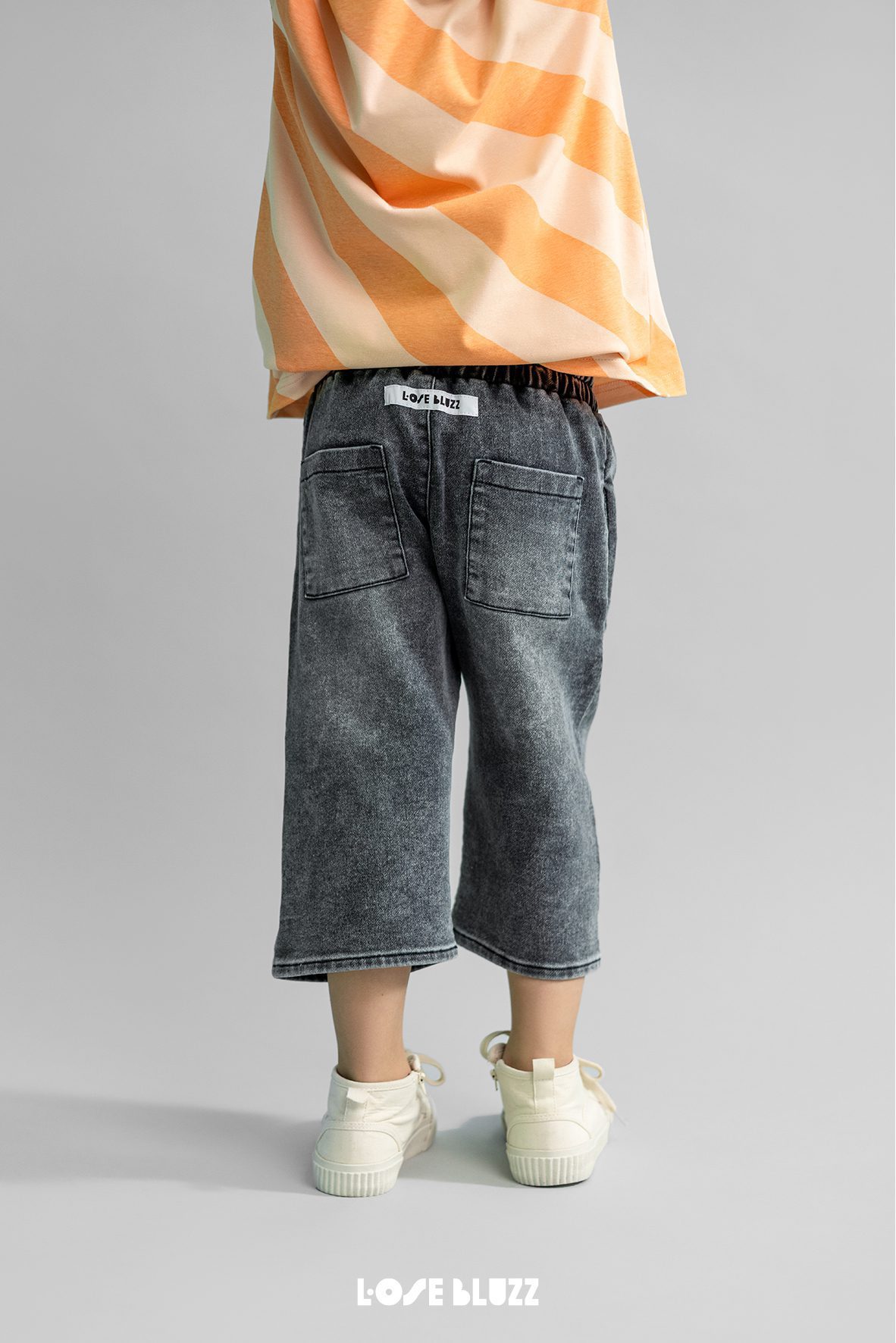 Spodenki jeansowe LOOSE BLUZZ grafit - obrazek 3