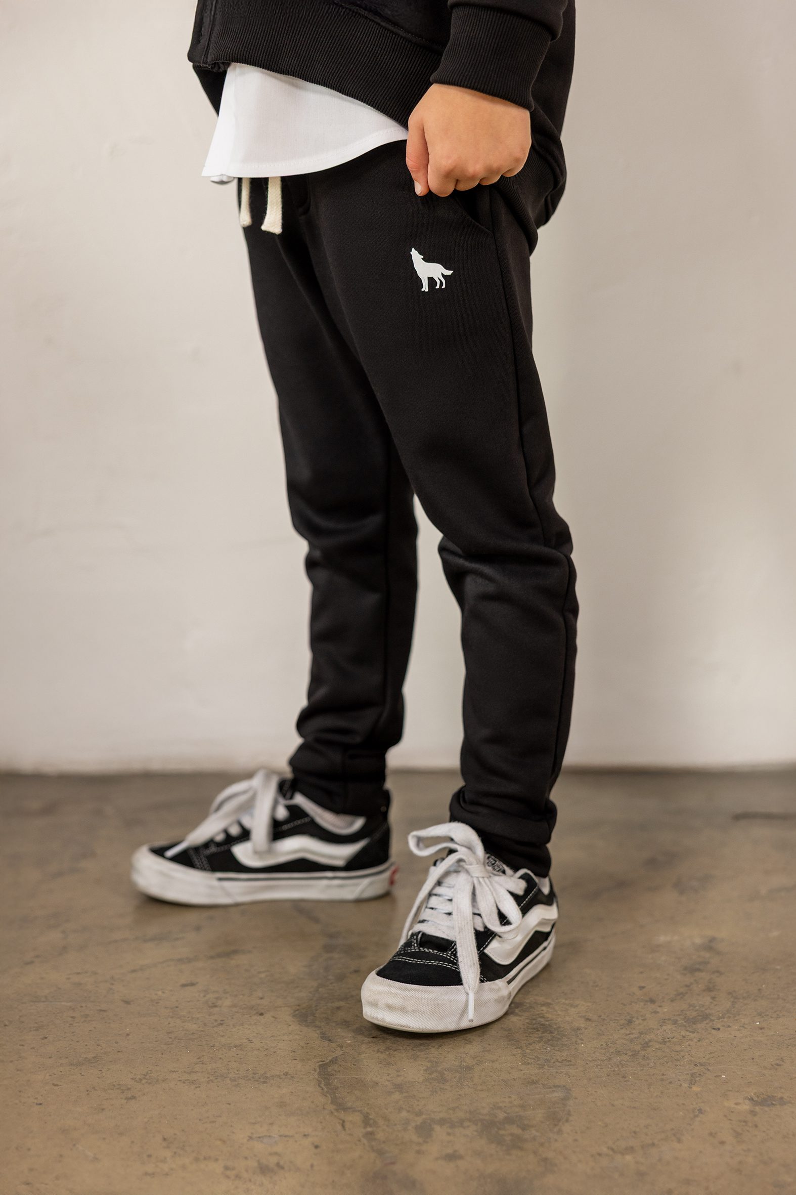 Spodnie dresowe chłopięce MashMnie – czarne