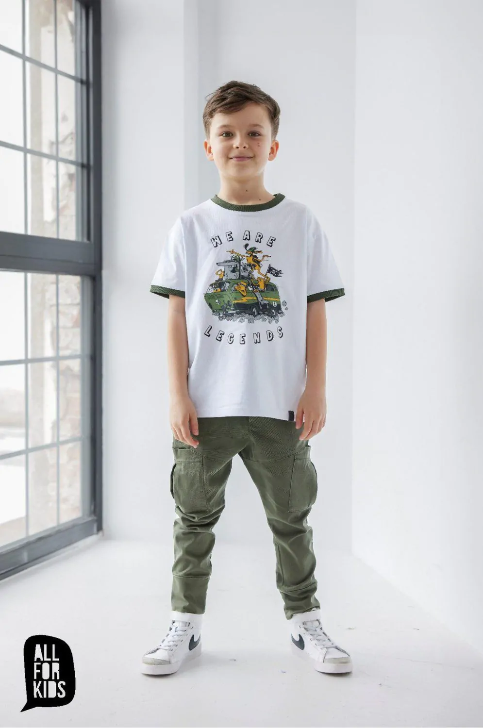 T-shirt All for Kids WE ARE LEGEND  - biały/khaki