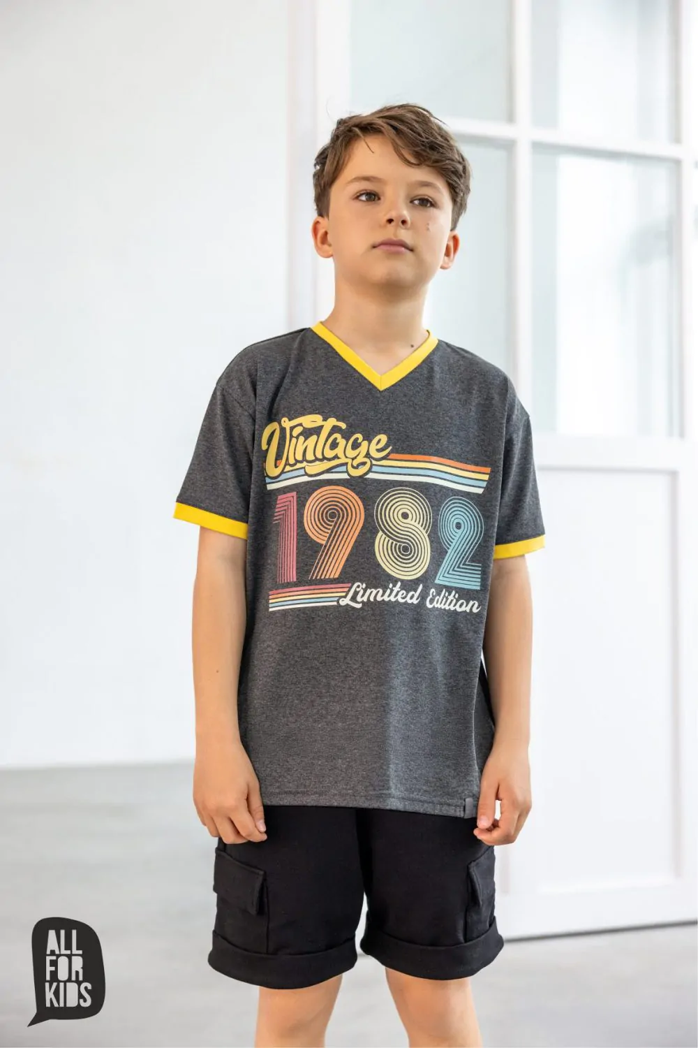 T- shirt z motywem Vintage All for kids -SZARY