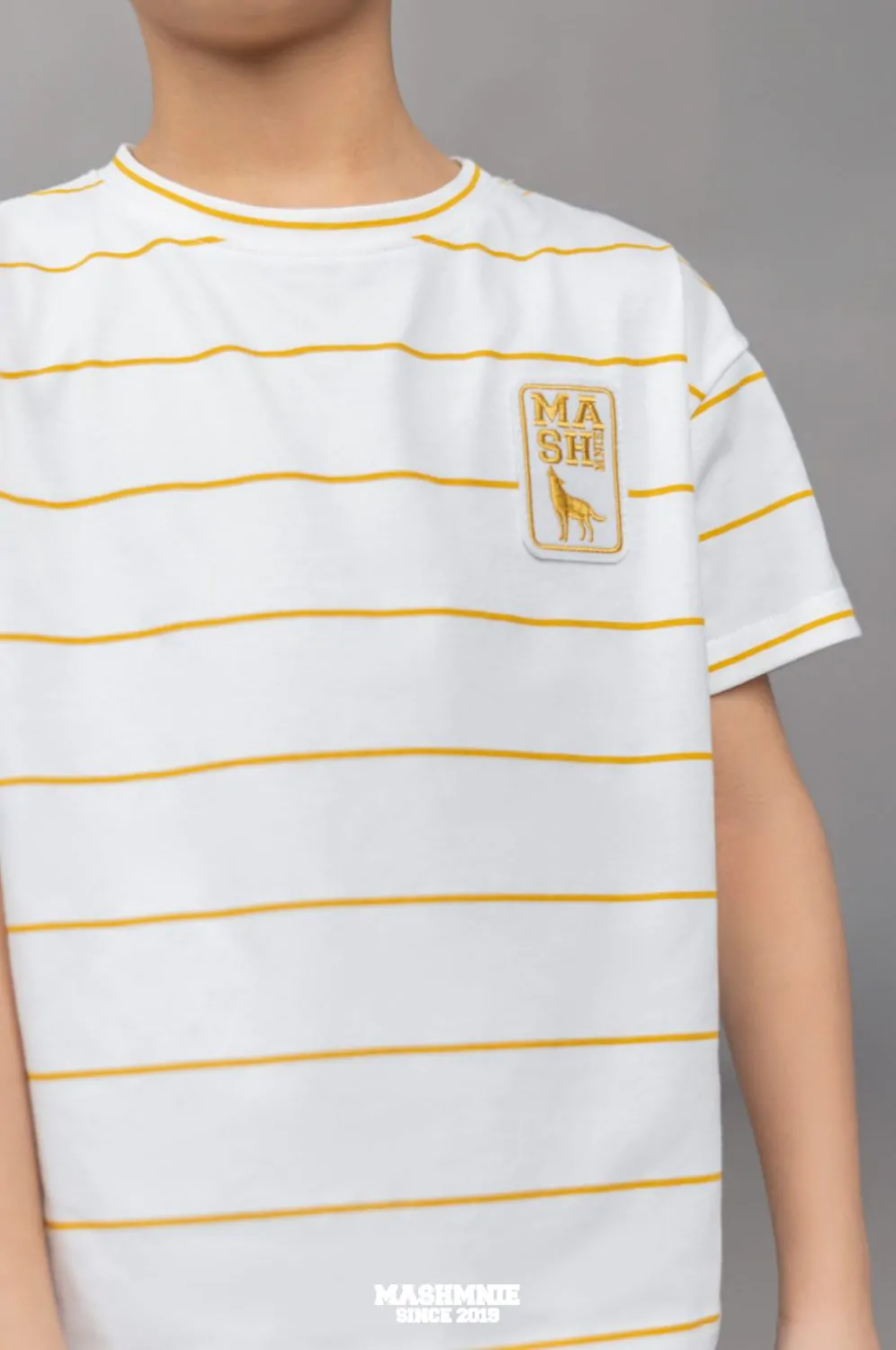 T-shirt biały w żółte paski MASHMNIE